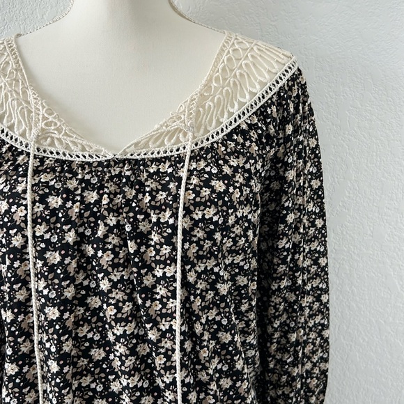 Luxe Apothetique Floral Boho Blouse - Picture 3 of 7